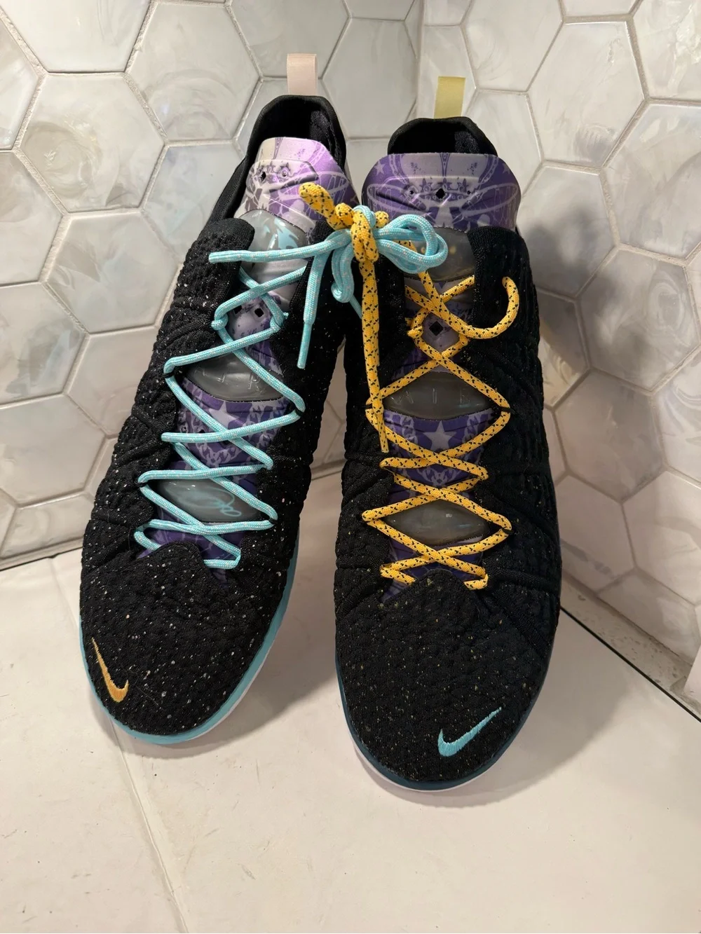 Nike LeBron 18 Reflections Sneakers Sz 16 Mismatched Design NEW